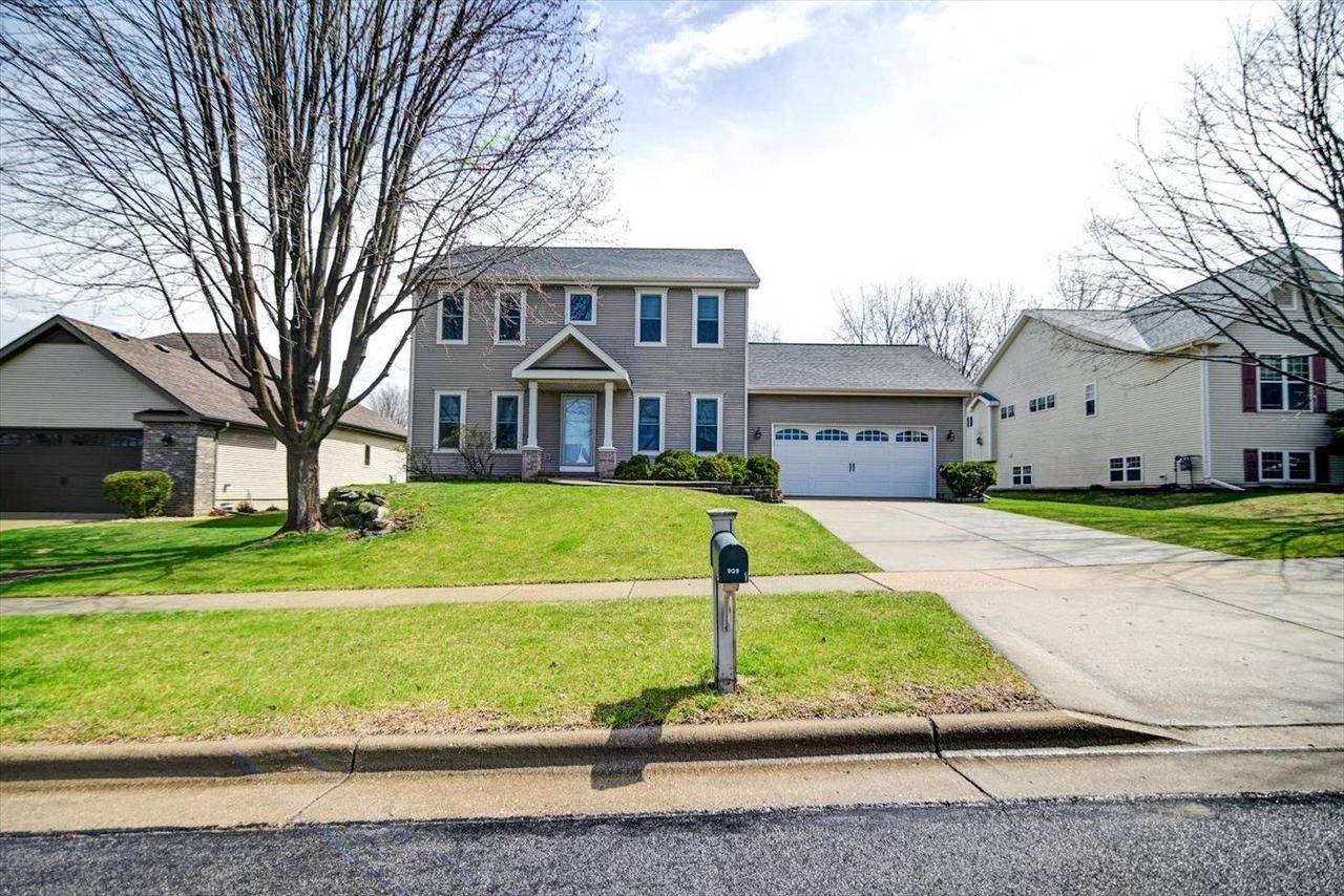 909 Eagle Crest Drive, Madison, WI 53704