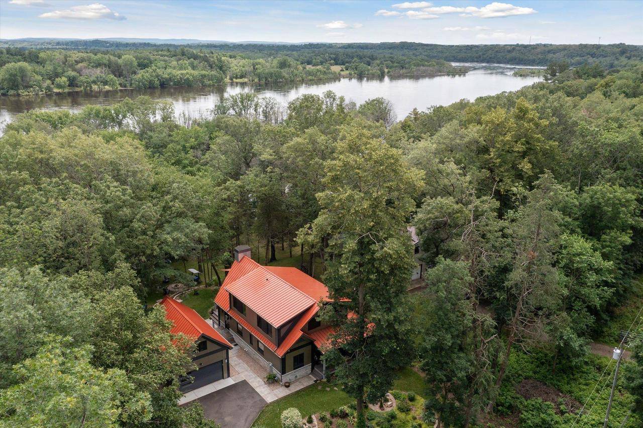 S1590 Indian Trail Parkway, Baraboo, WI 53913