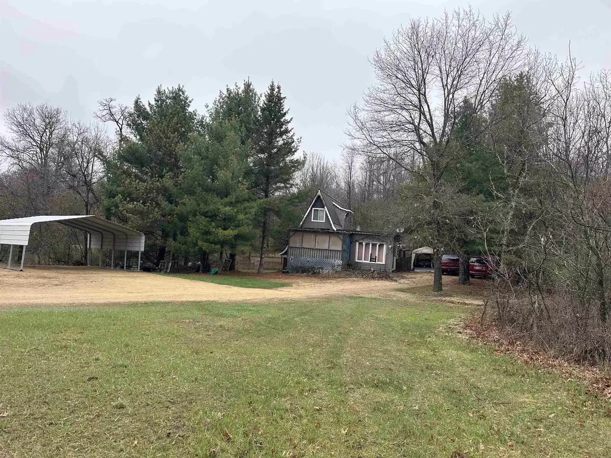 Oxford, WI 53952,380 Ember Court