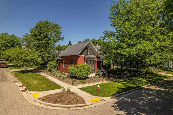 819 1st Street, New Glarus, WI 53574