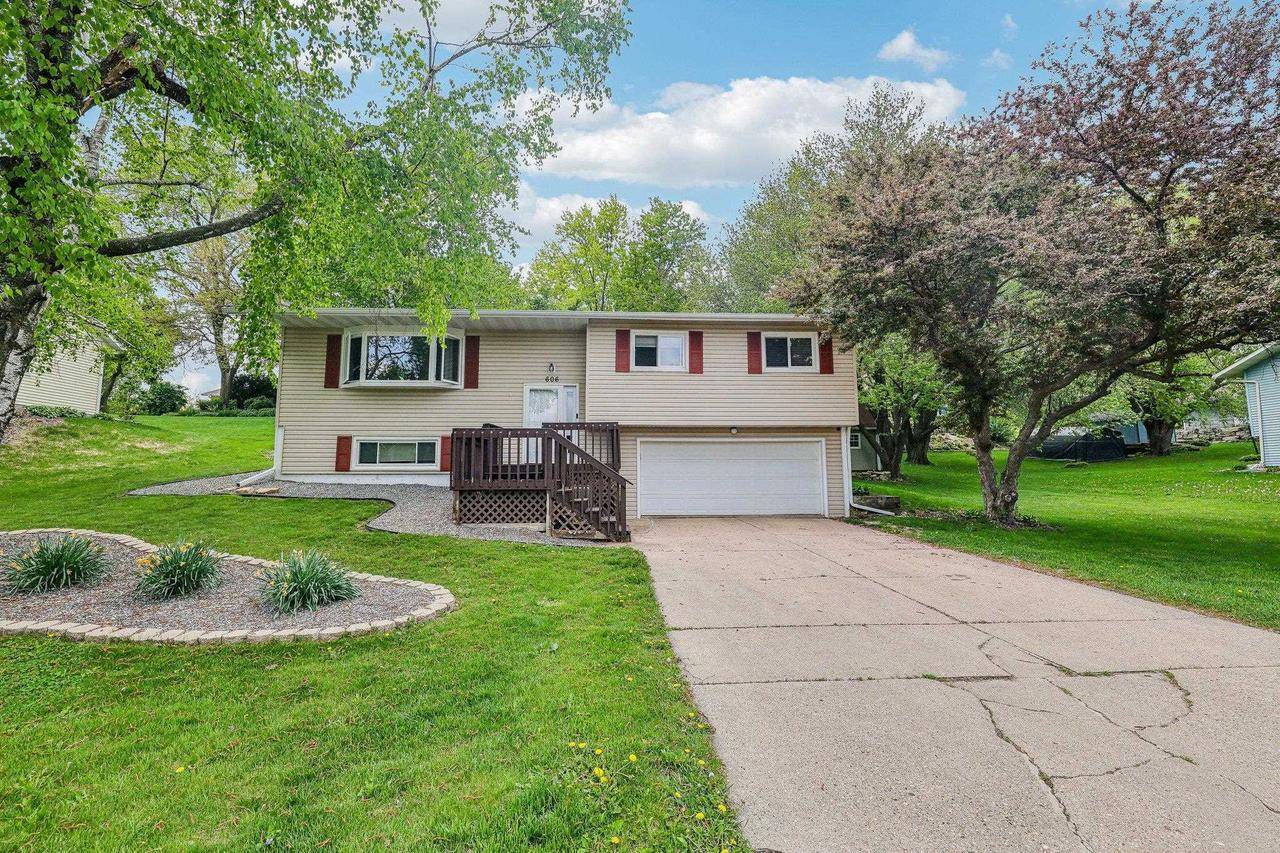 606 Birchwood Trail, Mount Horeb, WI 53572