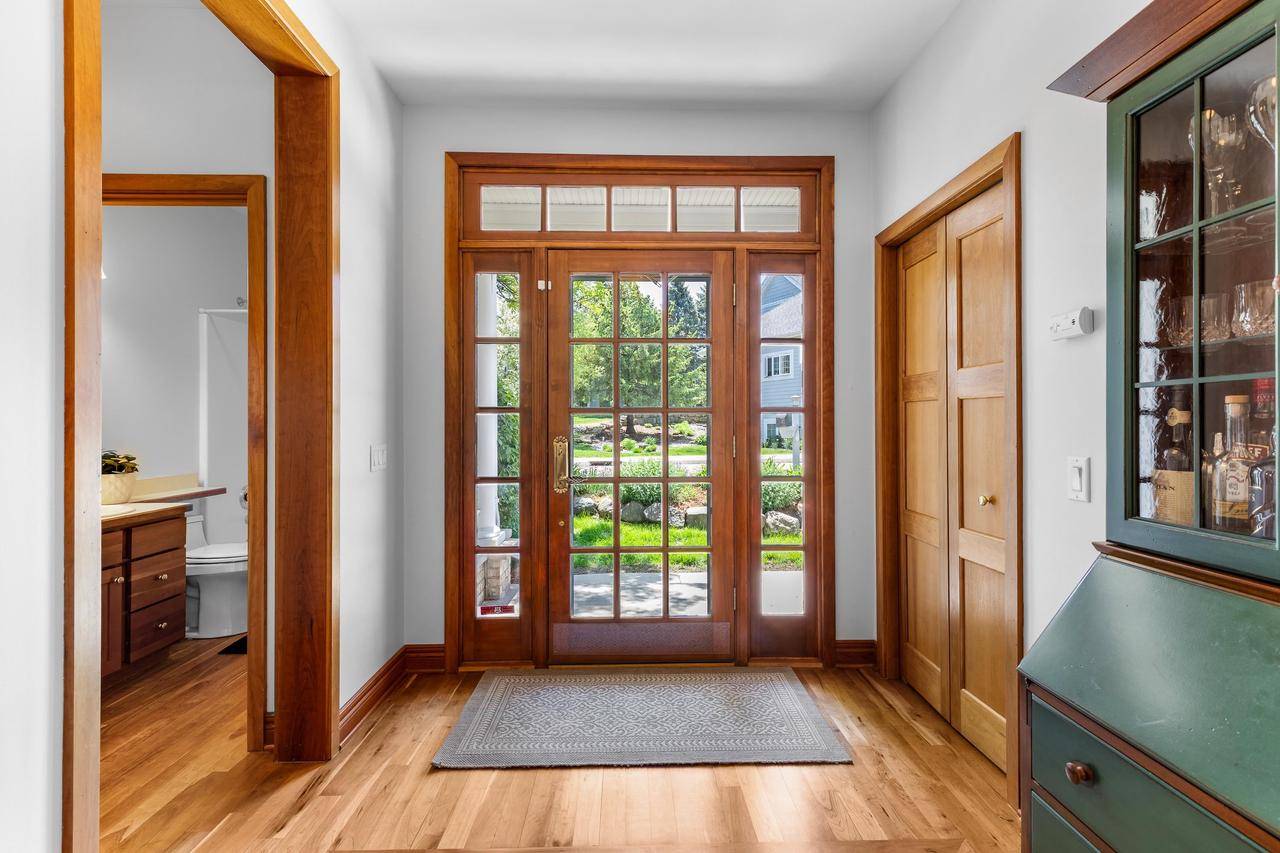 Madison, WI 53717,7 Settler Hill Circle