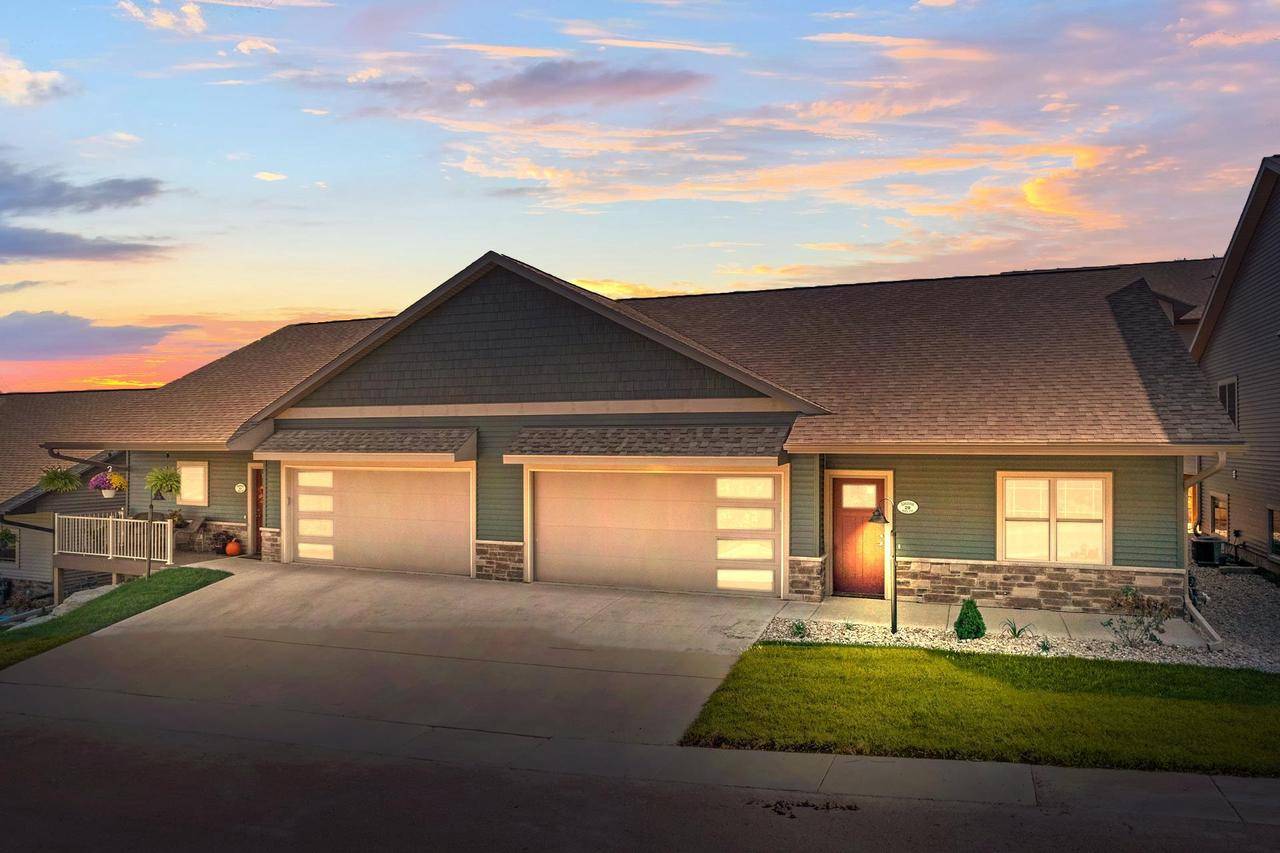 28 Sienna Hills Circle, Mount Horeb, WI 53572