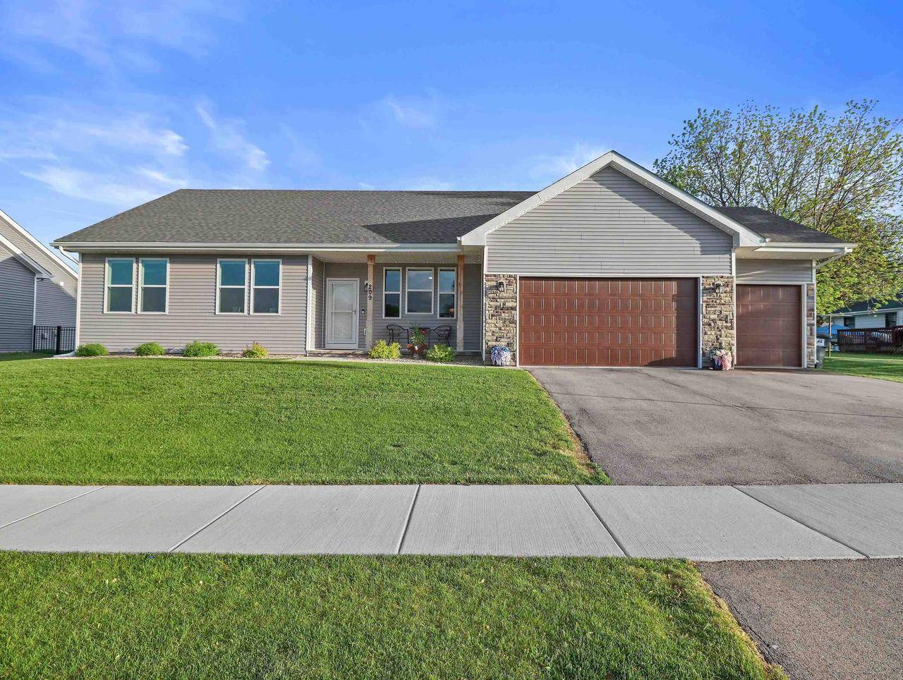209 E Hubert Street, Edgerton, WI 53534