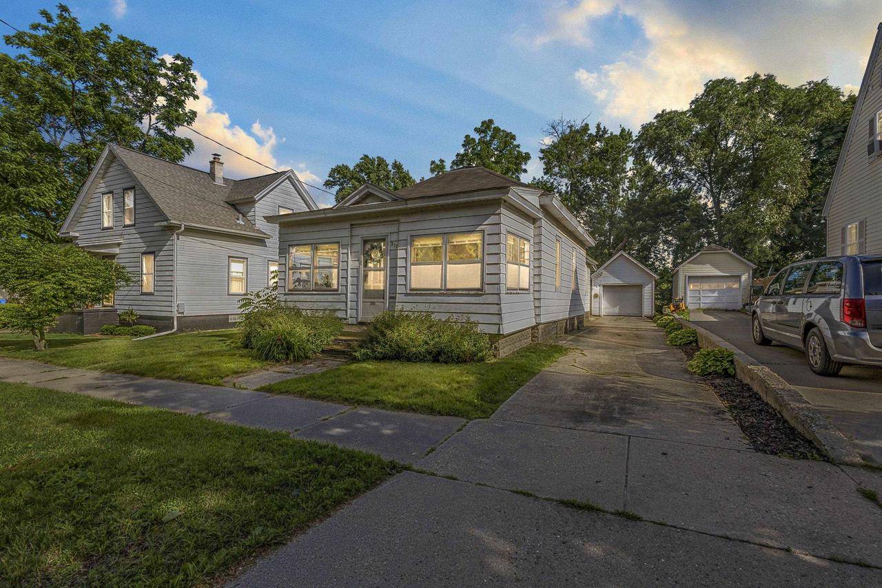 310 W Edgewater Street, Portage, WI 53901