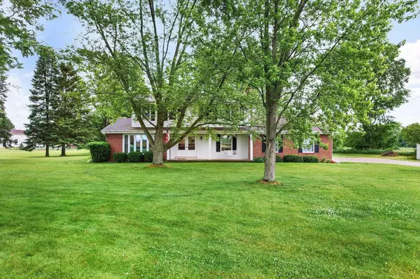 W365N7134 McMahon Road, Oconomowoc, WI 53066