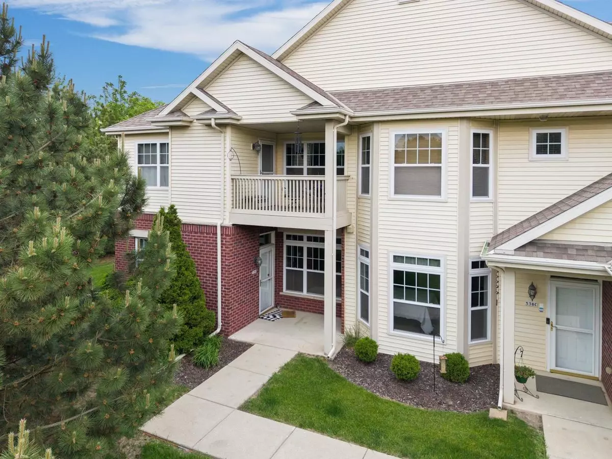 Pewaukee, WI 53072,538 Grandview Court #Unit D