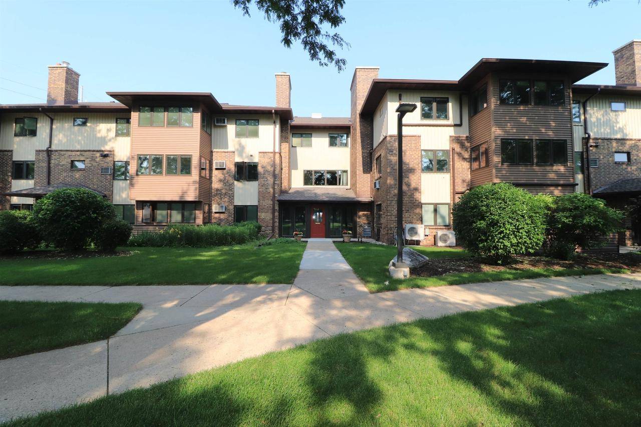 1 Maple Wood Lane #202, Madison, WI 53704