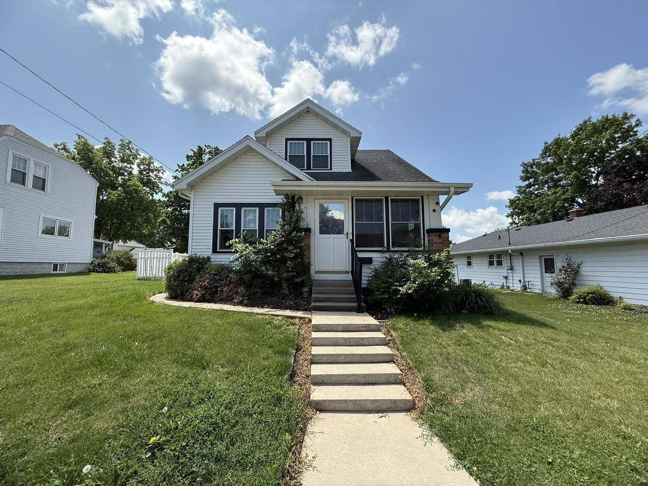 810 10th Street, Monroe, WI 53566