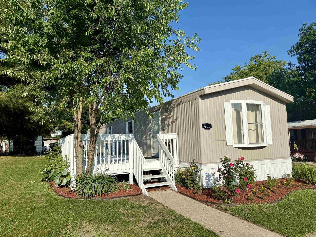 611 E Wood Lane, Belvidere, IL 61008