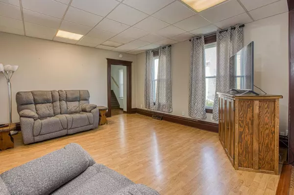 Shullsburg, WI 53586,142 W Church Street