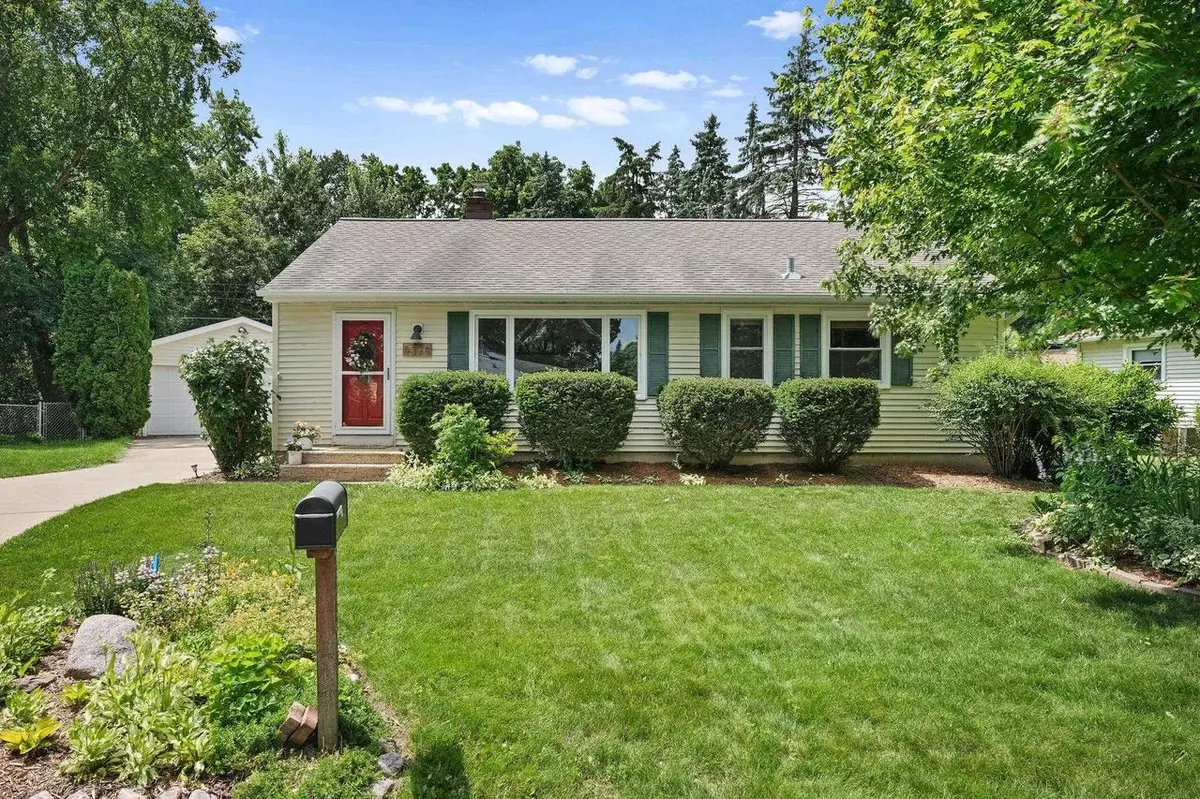 Madison, WI 53705,5325 Oak Crest Place