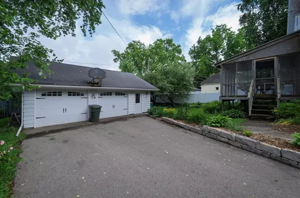 Ripon, WI 54971,609 Newbury Street