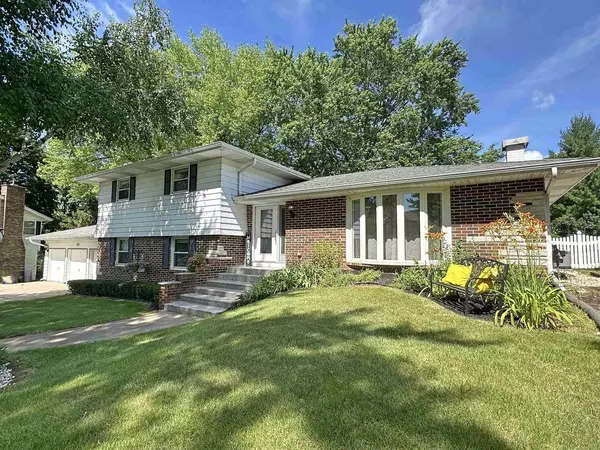 639 Sunset Drive, Janesville, WI 53548