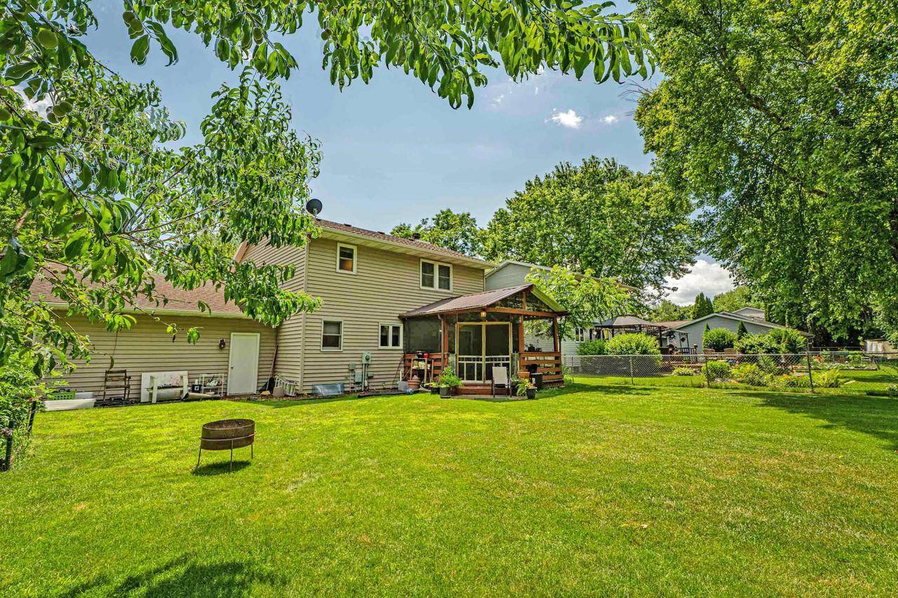 5626 RUSTIC WOODS Drive, Madison, WI 53716