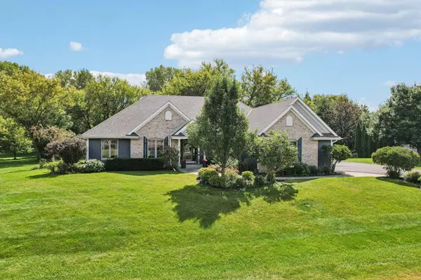 Dousman, WI 53118,460 E Red Pine Circle