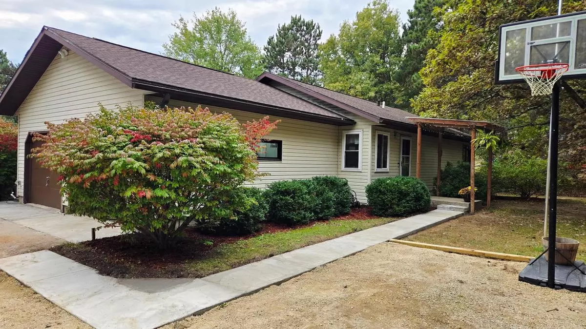 Oxford, WI 53952,335 Ember Avenue