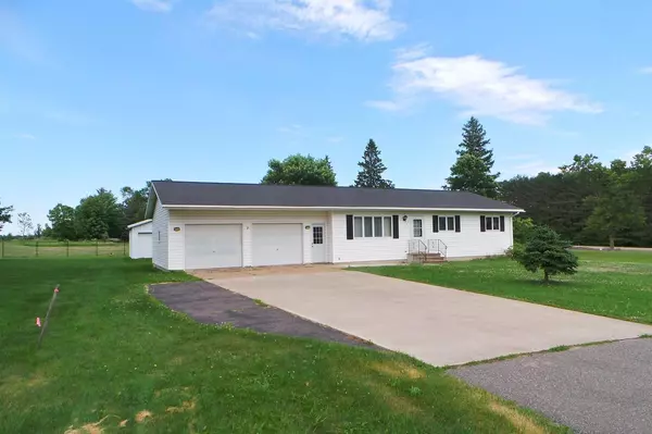 302 W PINE STREET, Abbotsford, WI 54405