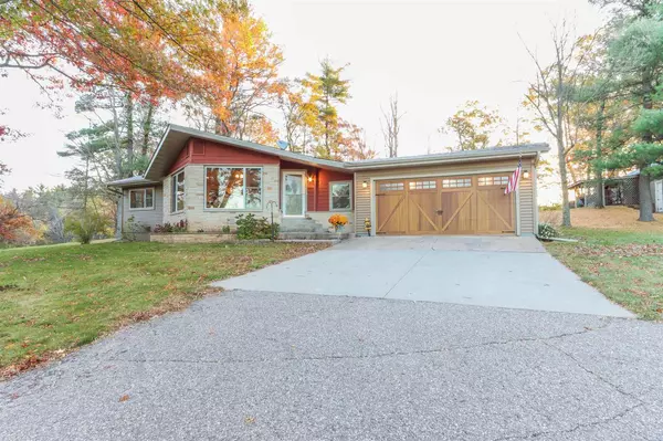 N7840 COUNTY ROAD G, Iola, WI 54945