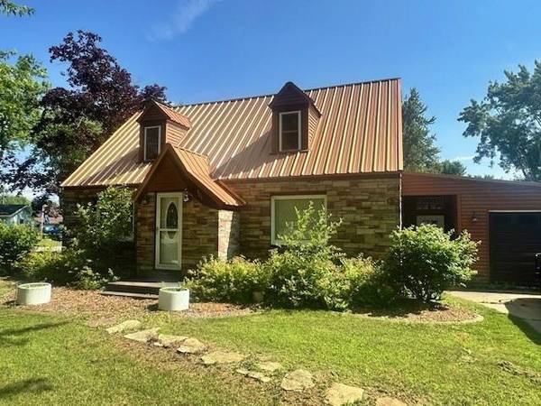 301 W BUTTERNUT STREET, Abbotsford, WI 54405