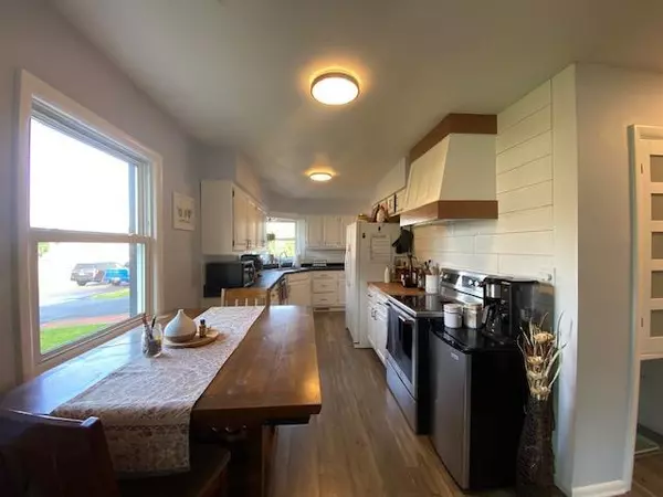 Marshfield, WI 54449,611 N HINMAN AVENUE