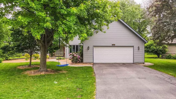 1341 FIELDSTONE COURT, Neenah, WI 54956