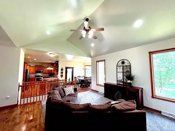 Stratford, WI 54484,207636 COUNTY ROAD M