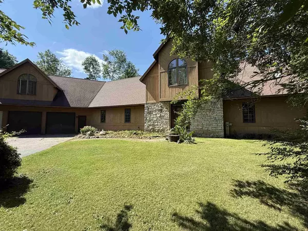 Marshfield, WI 54449,9945 RIVEREDGE DRIVE