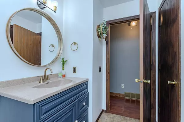 Marshfield, WI 54449,308 W DOEGE STREET