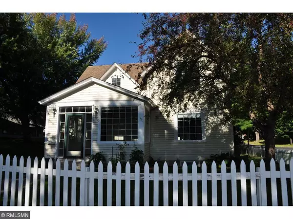 388 5th St, Bayport, MN 55003