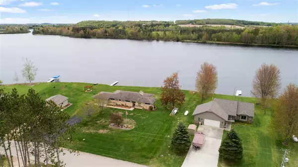 141 LAKE DRIVE, Gresham, WI 54128