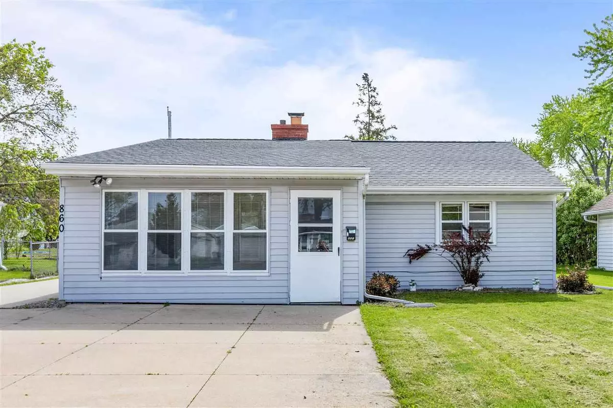 Neenah, WI 54956,860 HUNT AVENUE