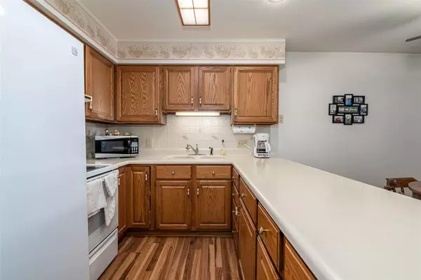 Neenah, WI 54956,986 TULLAR ROAD