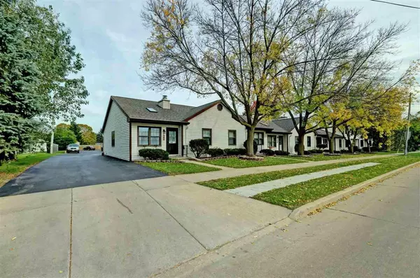 Neenah, WI 54956,984 TULLAR ROAD