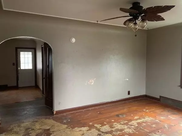 Menasha, WI 54952,712 1ST STREET