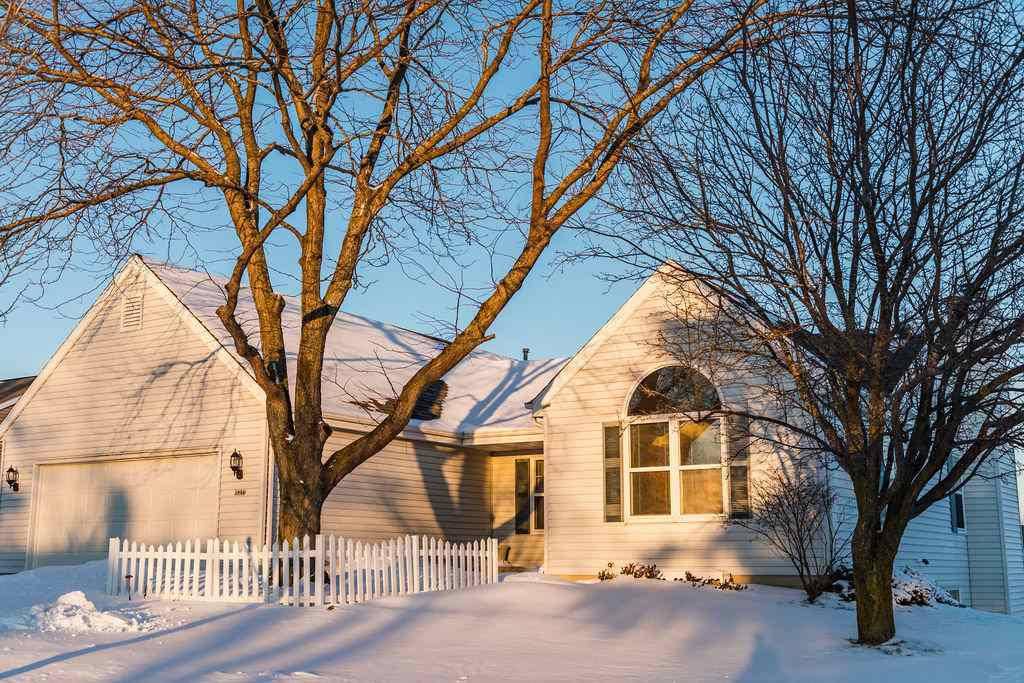 1946 17TH AVENUE, Grafton, WI 53024