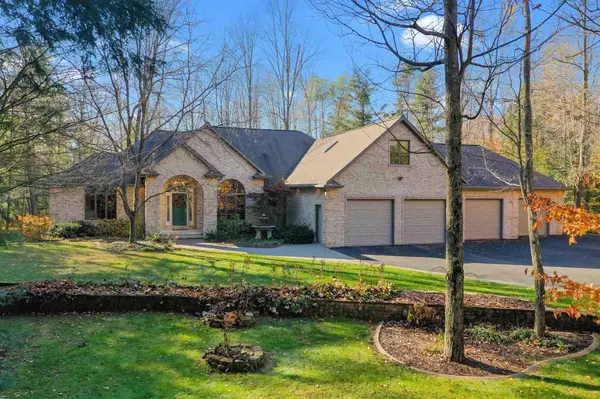 5943 TIMBER HAVEN DRIVE, Little Suamico, WI 54141