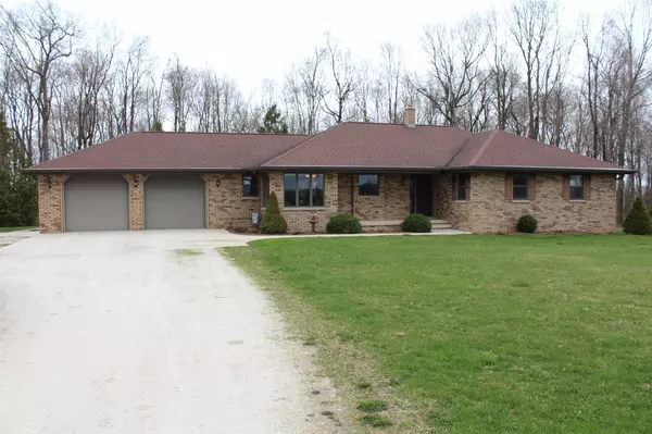 8085 STONE ROAD, Greenleaf, WI 54126