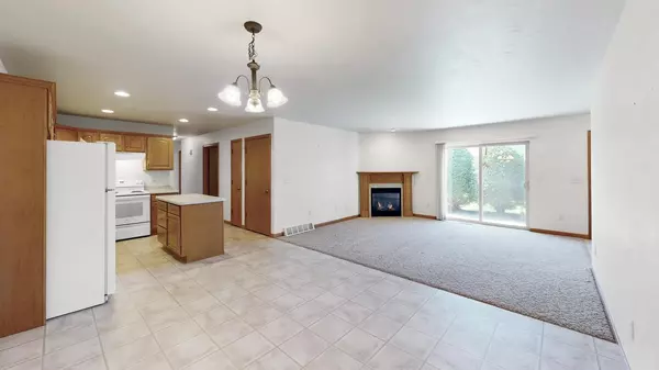 De Pere, WI 54115,1329 POND VIEW CIRCLE #63