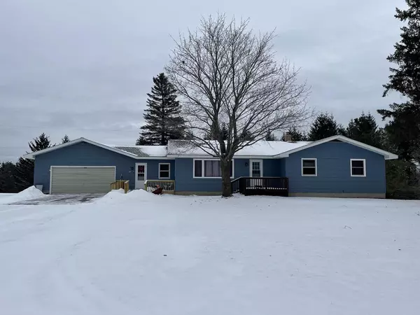 30 LINDSTROM LANE, Carney, MI 49812