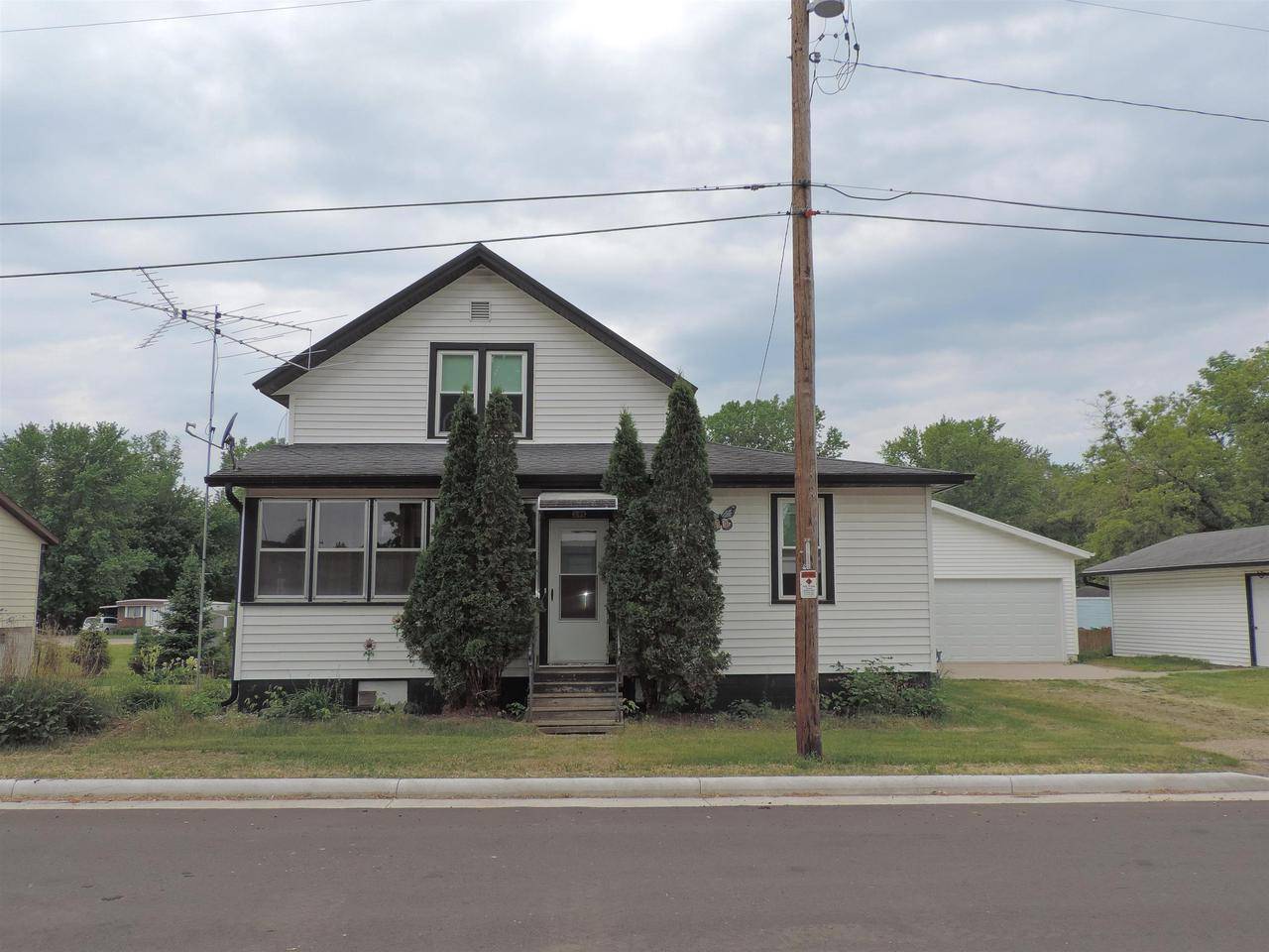 211 N CENTER STREET, Suring, WI 54174