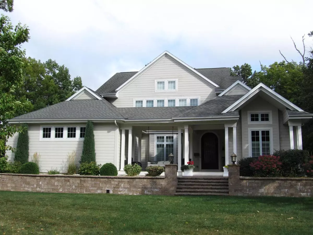 Fond Du Lac, WI 54935,733 RED FOX