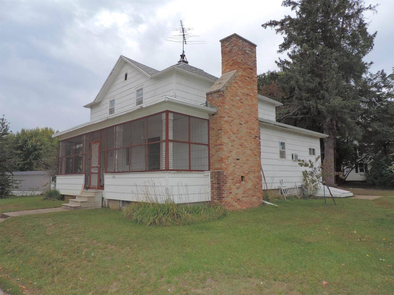 216 E MAIN STREET, Suring, WI 54174