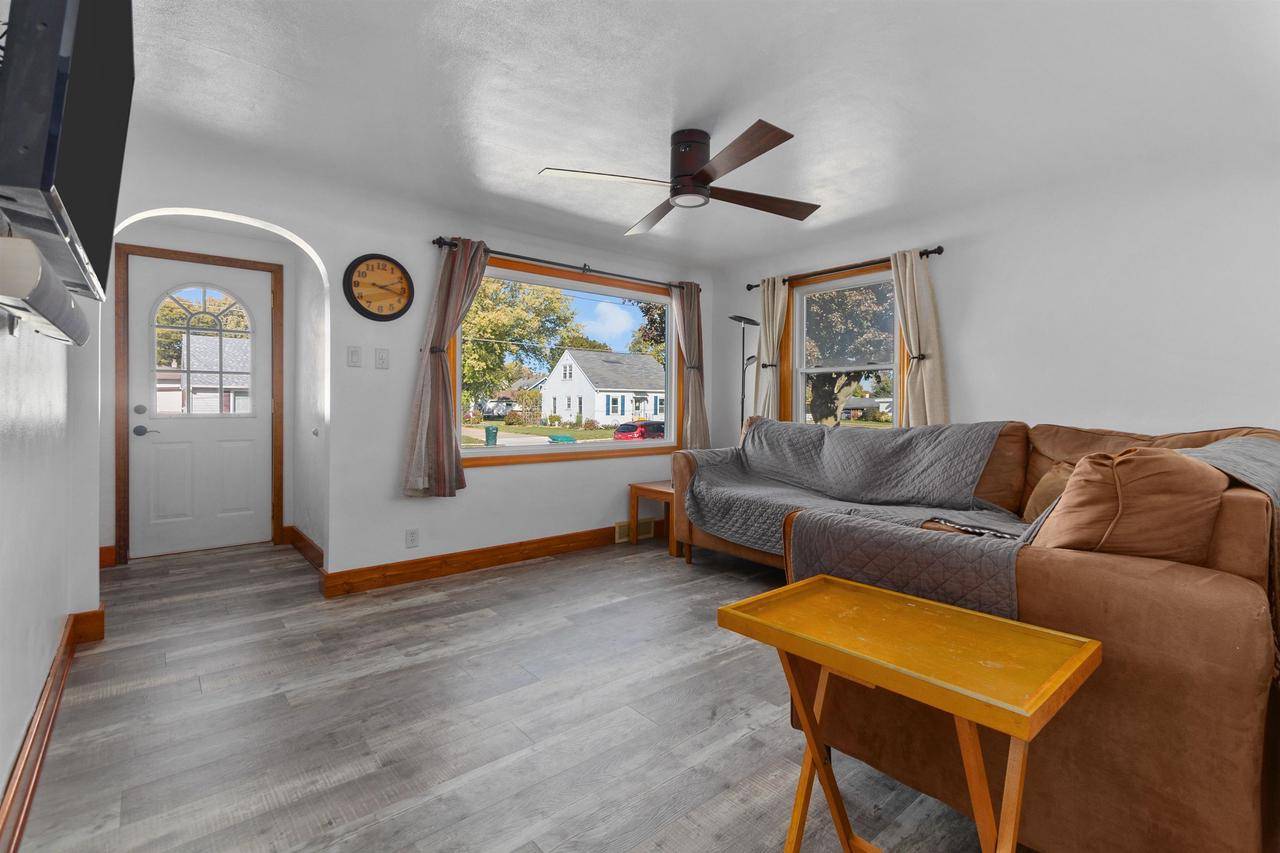Combined Locks, WI 54113,129 ELM STREET