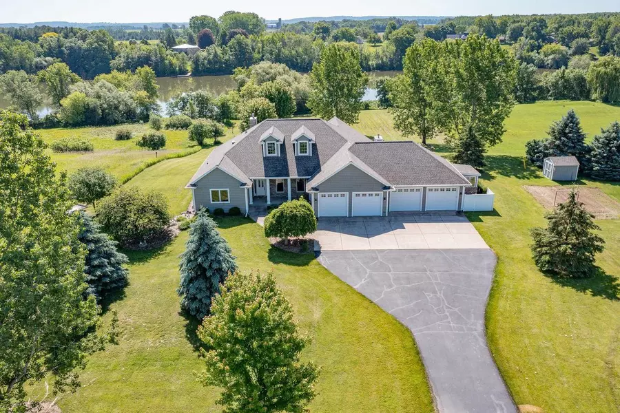 2108 FOX FIELD COURT, De Pere, WI 54115