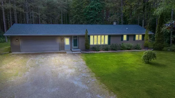 N6819 HWY 42, Algoma, WI 54201