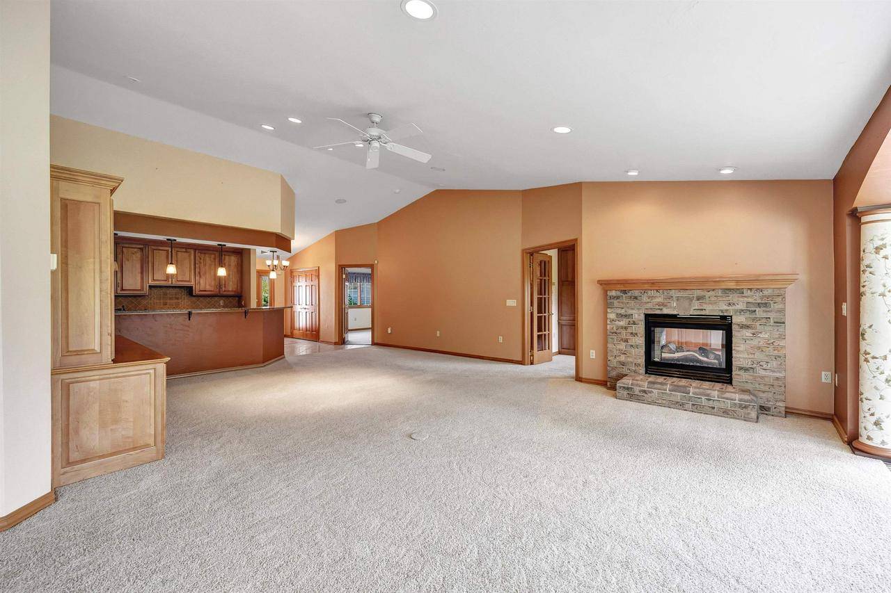 Green Bay, WI 54311,1685 TWIN LAKES CIRCLE