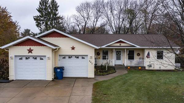 445 E ELLEFSON STREET,  Iola,  WI 54945