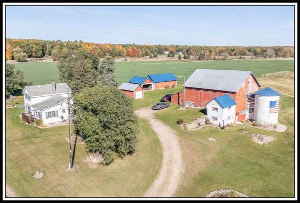 N8218 COUNTY ROAD J, Iola, WI 54945