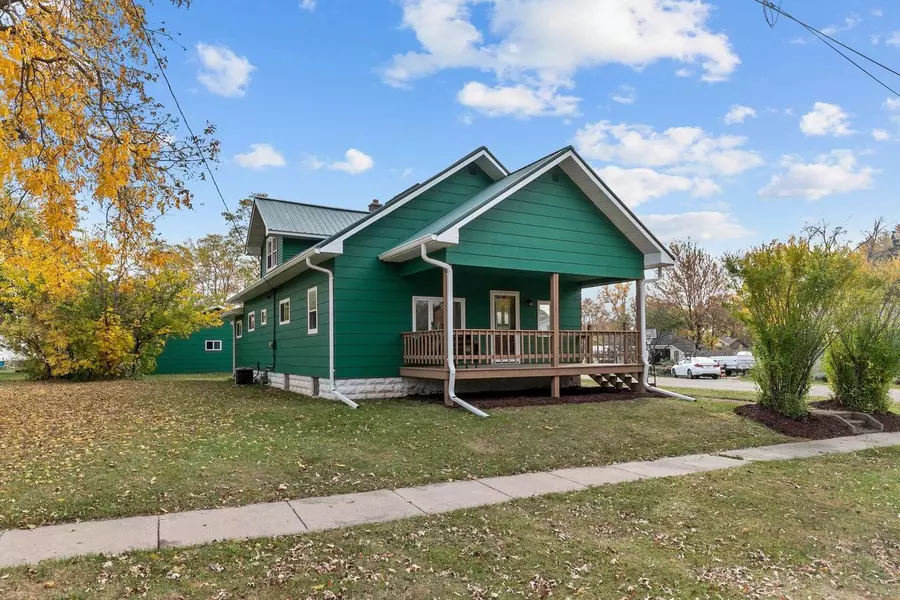 235 S 3RD STREET, Winneconne, WI 54986